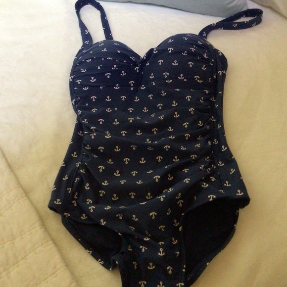 NIP TUCK One Piece Swimsuit Multifit Cup size 4, NWTGS - Picture 1 of 6